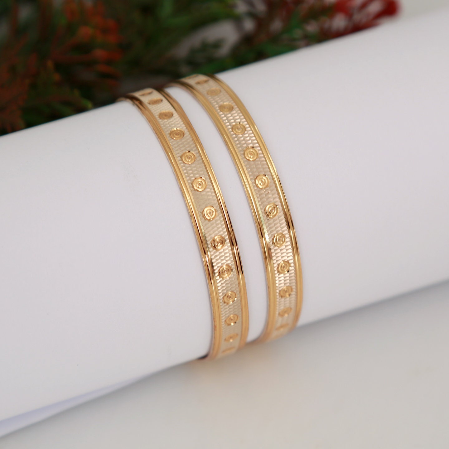 Stylish gold on sale bangles design