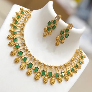 Halsbandsset med matt finish AD-sten | halsband med rubin och vit sten | smyckesset med sydindiskt bröllop | Förgyllt halsband med amerikansk diamant Emerald green