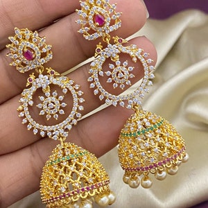 Amerikanischer Diamant Kristall Jhumka Jhumki | Party tragen Vergoldetes langes Jhumka Design | Indische Hochzeit Braut Jhumkas | 1 g Gold AD Stein Jhumki