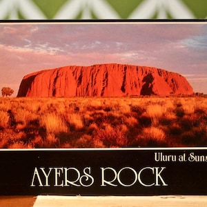 Carte postale Ayers Rock des années 80, Uluru au coucher du soleil, photo couleur, Sheraton Ayers Rock Hotel, Yulara, Territoire du Nord