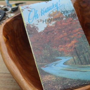 Carte routière officielle du Kentucky 1983-1987, Oh Kentucky ! Carte pliée, gouverneur de Martha Layne Collins, 34" X 22"