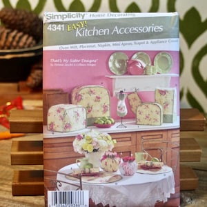 Early Aughts Kitchen Accessories Pattern by Simplicity Easy! #4341, Oven Mitt, Placemat, Napkin, Mini Apron, Teapot, & Appliance Covers