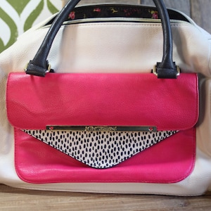 Bolso vintage Betsey Johnson XOX Roses, monedero Y2K en blanco, rosa fuerte y negro