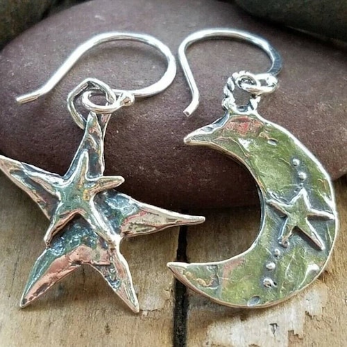 Boucles d'oreilles en argent sterling lune et étoile ARTISAN | 21 x 20 mm