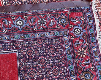 ★ アロハ（╹◡╹）★ ヴィンテージラグ　トライバルラグ　ランナー ヴィンテージハンドメイドの赤いトライバルオリエンタルランナー、複雑