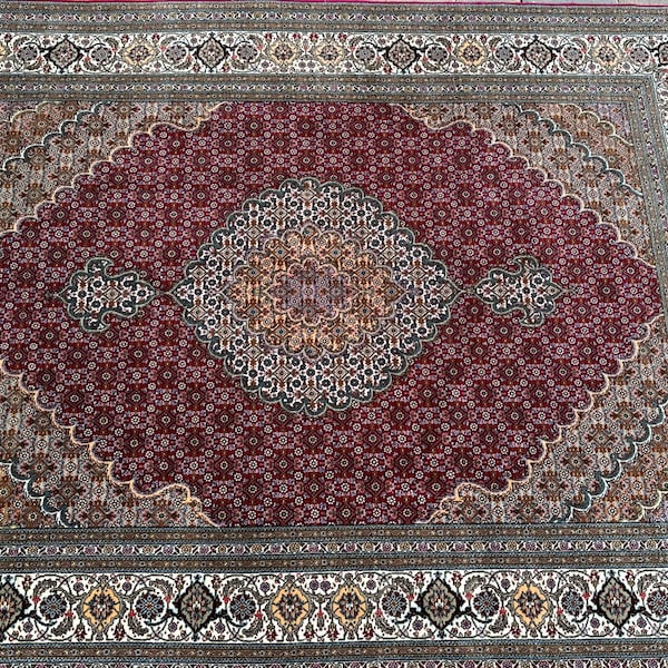 Handmade Vintage Top Quality Classic Oriental Rug, Stunning Details, Mint Condition, Pomegranate, Mint & Lavender, 4'11"x6'7"
