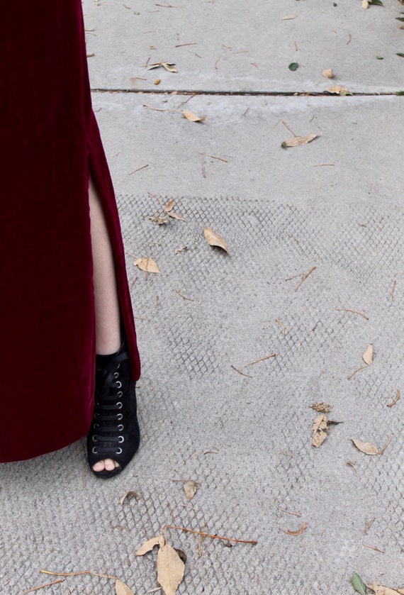 1970’s Maroon Velvet Skirt - image 4