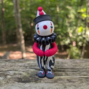 Smooches the Clown
