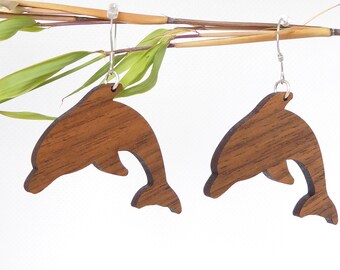 Boucles d'oreilles en bois massif.