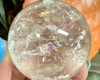 Sphère de quartz transparent chargée d'arcs-en-ciel ! 45 mm