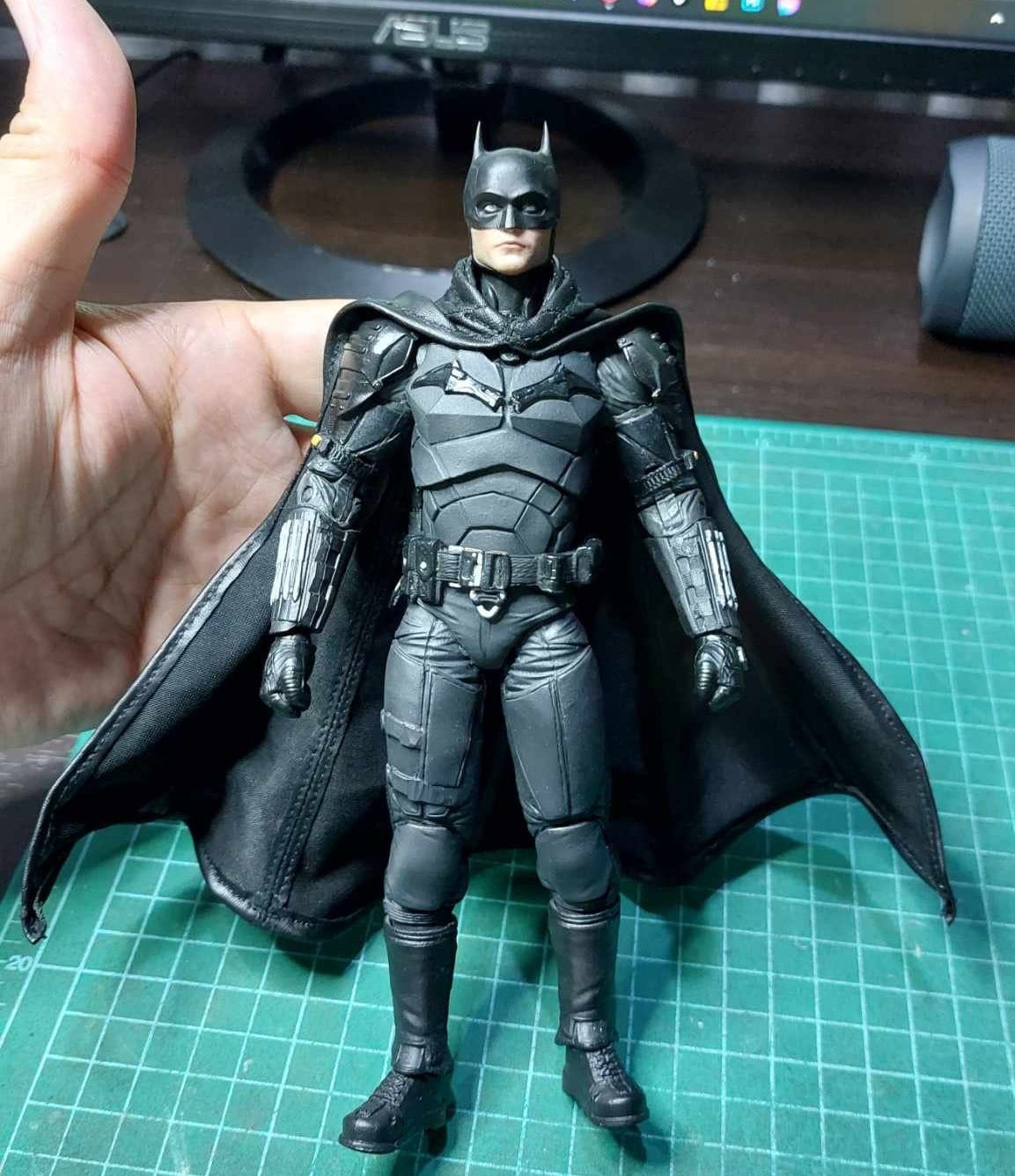 Handmade  1/10 Black wired cape  for bat#man Action Figure (No Figure)