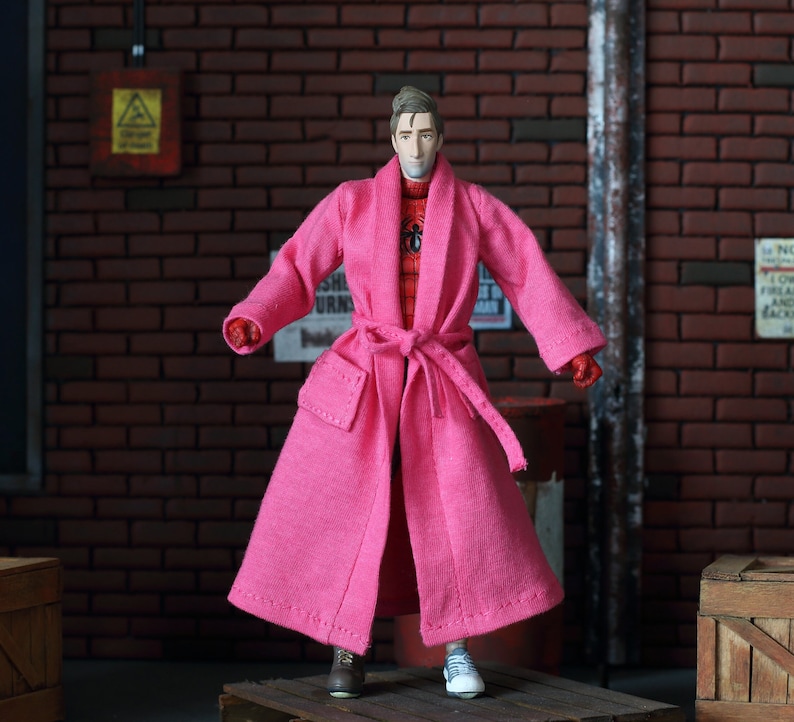 1/12 Wired Peter B Parker Pink Robe / Marvel Legends or Mafex Accessory ...