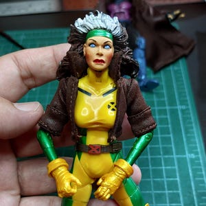 Veste marron 1/12 faite main pour figurine articulée de femme ML (pas de figurine)