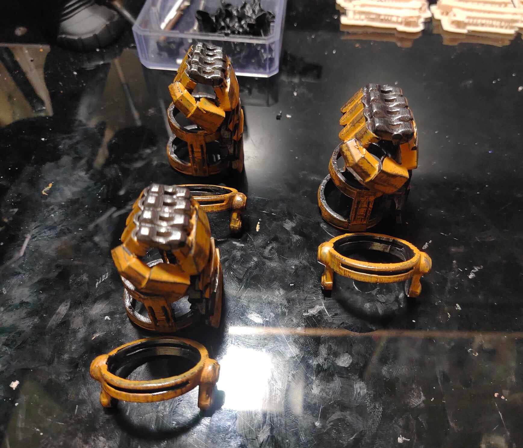 胸像フィギュアケース付 キンゴジ ネクタイ 万代いわき小名浜店