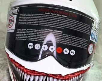 Nuovi adesivi per casco da moto con denti Sinister Venom