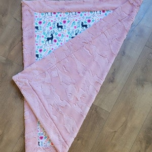 Minky baby blanket girl, girl deer blanket, pink deer quilt, boho deer, antler decor, pink fawn blanket, pink and white, fawn blanket image 9