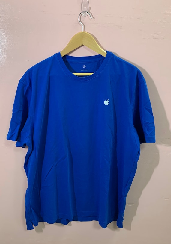 Apple employee t-shirt