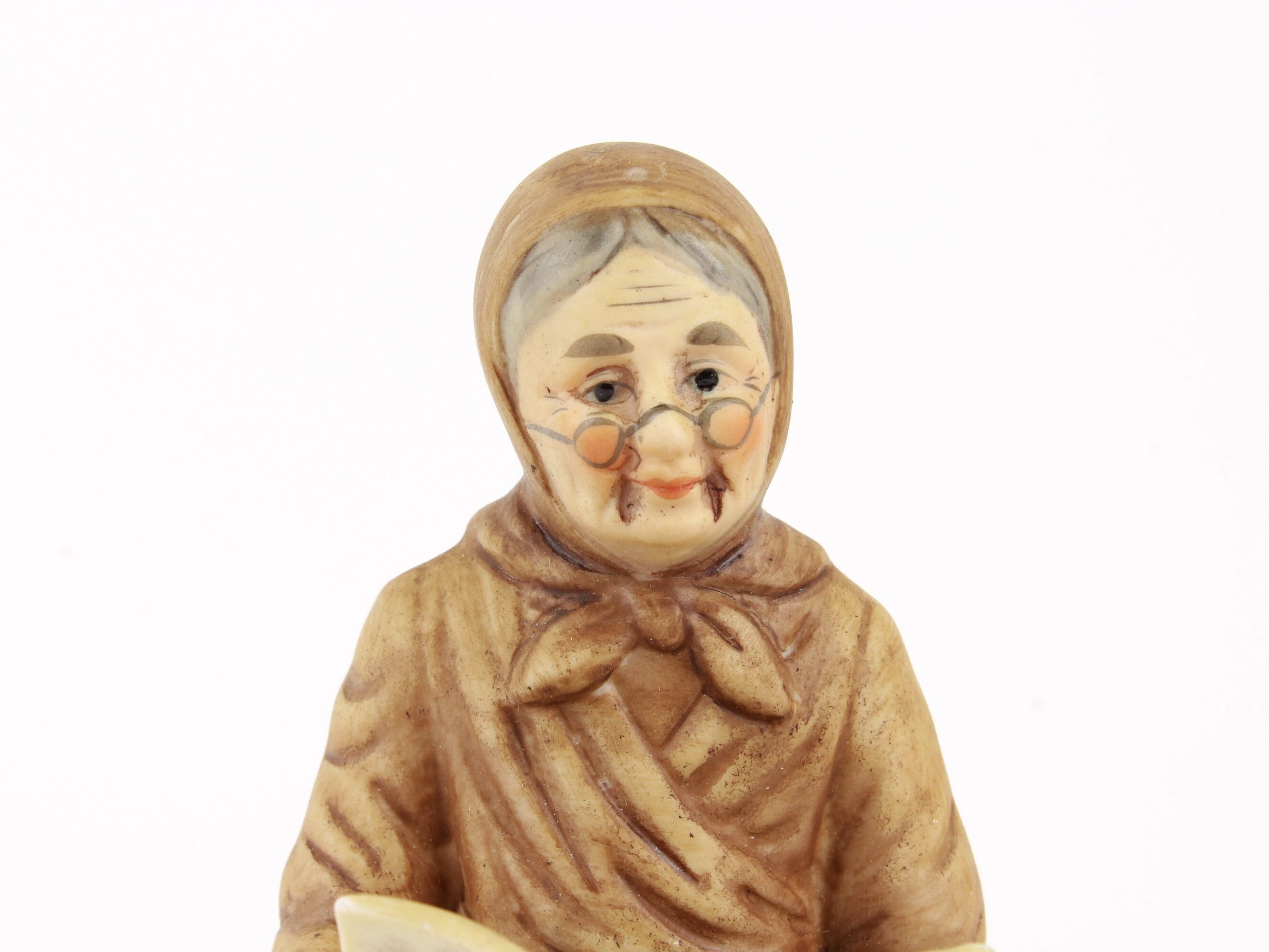 Vintage Hummel Old Woman Figurine, Grandma Statuette, Grandmother Cat