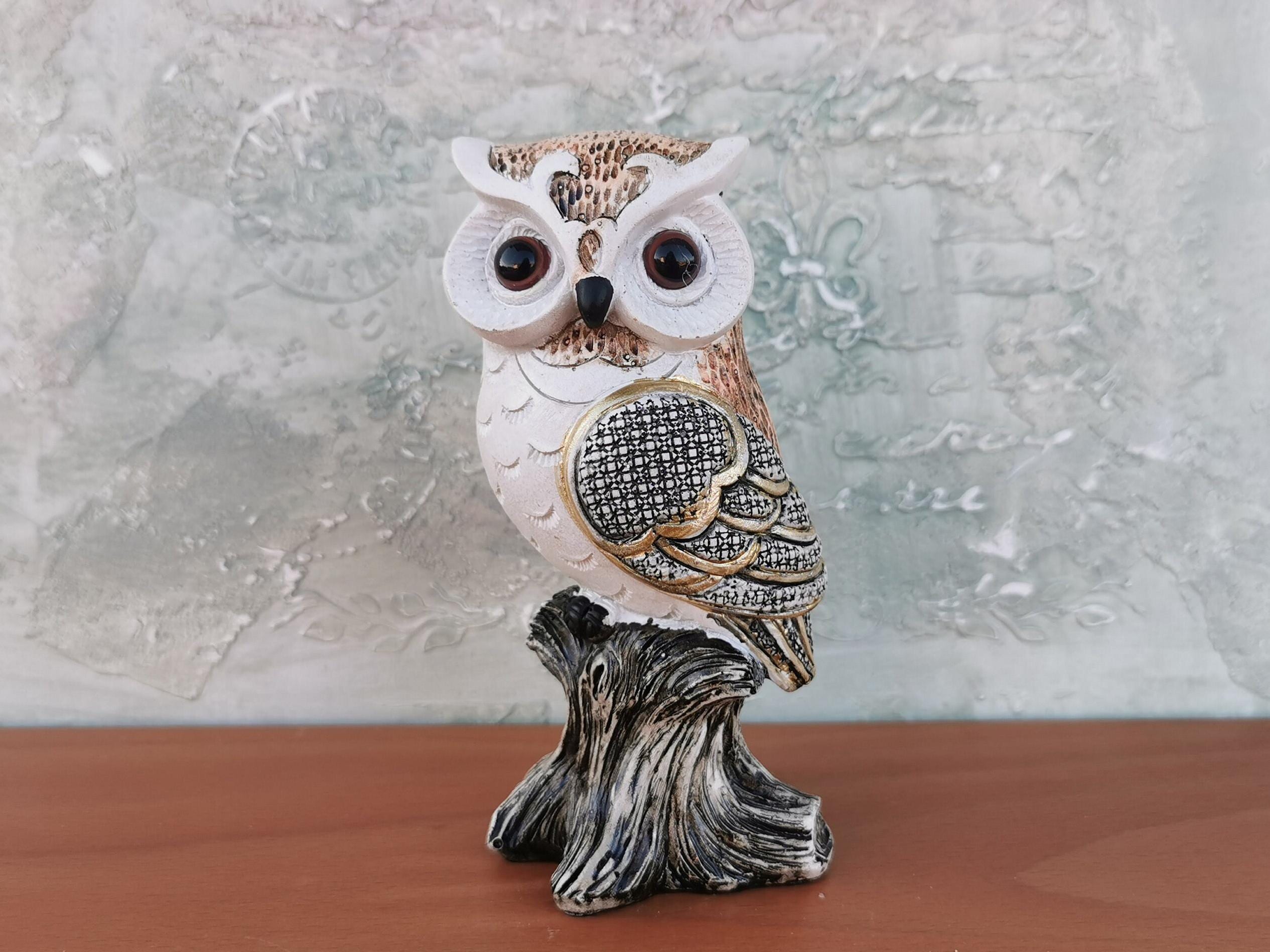 Brown Vintage Owl Statue &ndash; Shelf & Bookcase Decor