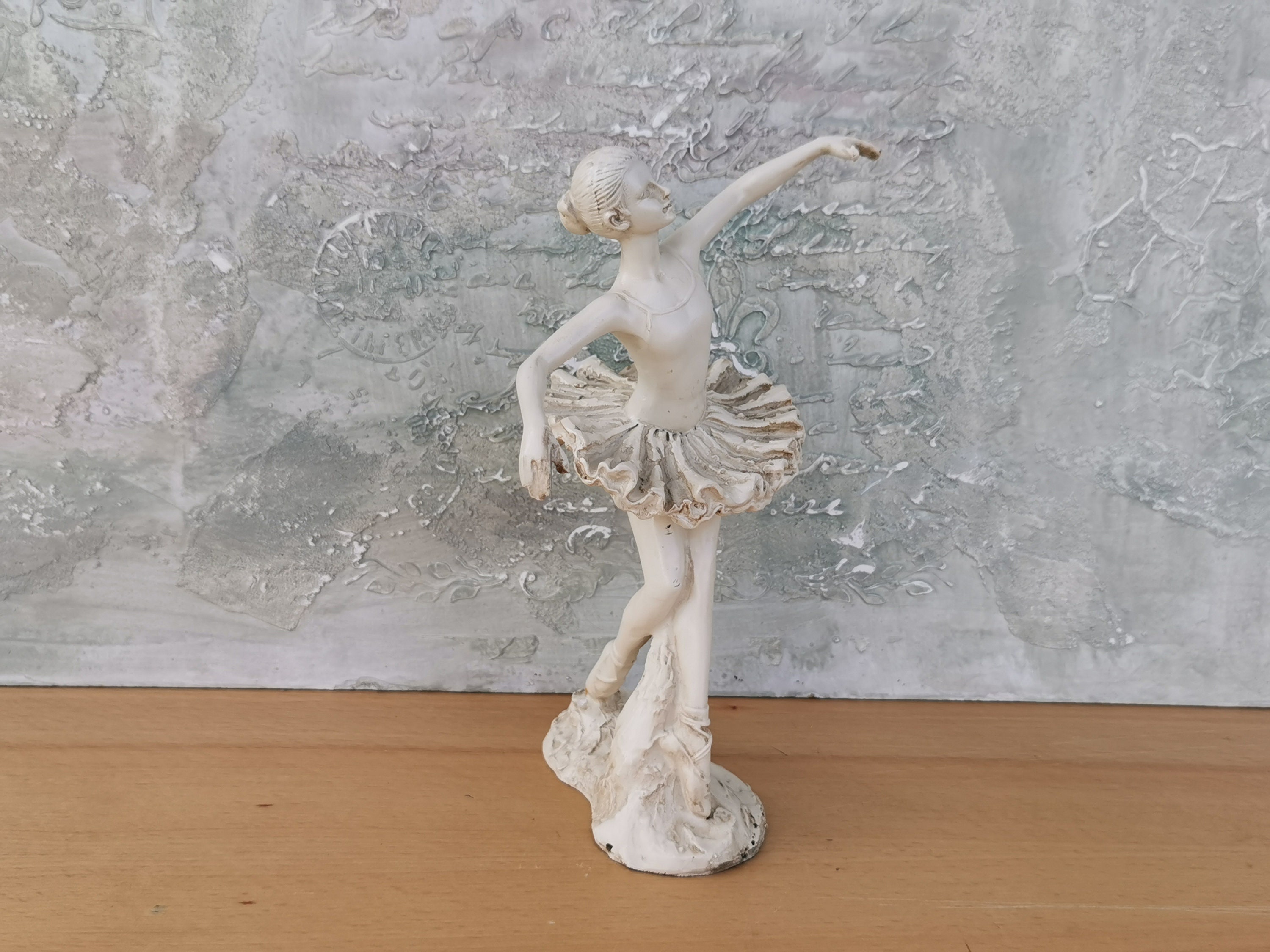 Ballerina Figurine, Vintage Dancing Ballerina Statue Figure, Romantic
