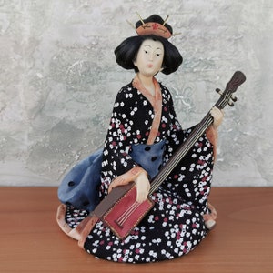 Geisha Playing Shamisen, Vintage Japanese Geisha Figure, Unique Geisha Figure, Rare Find, Extremely Beautiful Geisha Statue, Collectors Gift