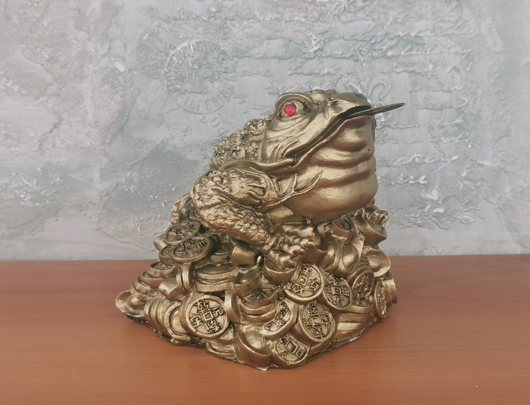 Feng Shui Three Legged Frog, Big Three Legged Frog, Talisman for Wealth ...