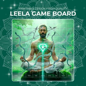 Może przedstawiać: Cyfrowy projekt planszy do gry Leela z układem siatki, z centralną postacią i strzałkami. Plansza zawiera tekst "Leela Game Board" i "Printable Design | High Quality". Schemat kolorów to zieleń i biel.