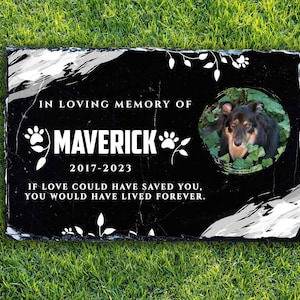 Dog Remembrance Stone, Pet Memorial Garden Plaque, Personalized Name & Paw Print, Bereavement Gift