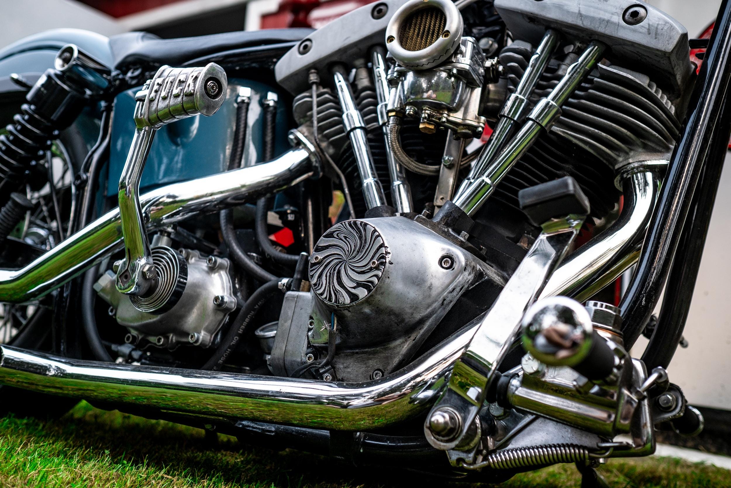 メンテナンスハーレー SHOVELHEAD 1972 Harley Davidson Shovelhead - Dennis Kirk - Garage Build