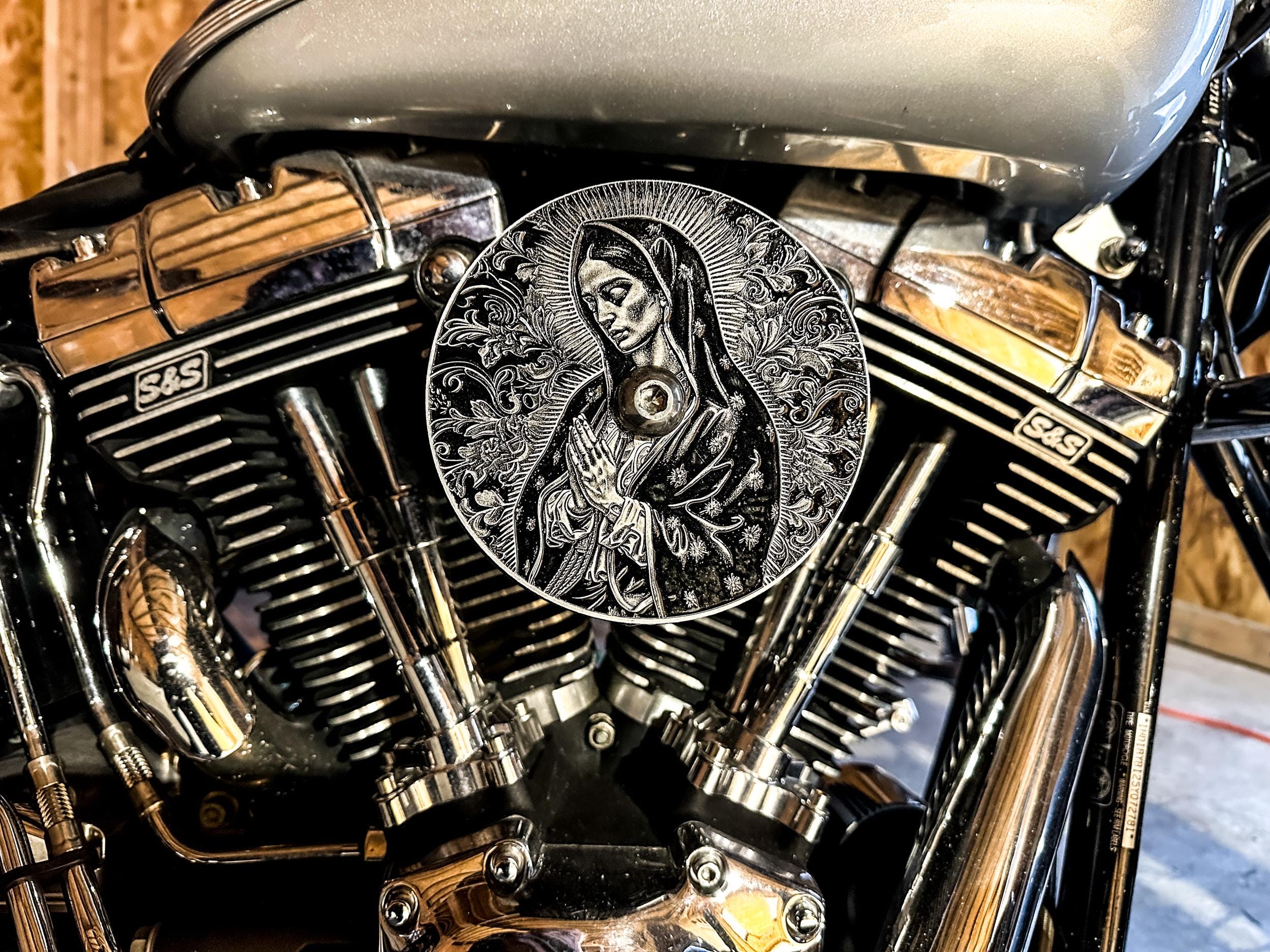 HARLEY-DAVIDSON® LIVE TO RIDE COLLECTION - GOLD - 61300656 / Air Cleaner Covers / Multi-fit / Parts & Accessories / - Harley-Davidson HARLEY-DAVIDSON® LIVE TO RIDE COLLECTION - GOLD - 61300656 / Air Cleaner Covers / Multi-fit / Parts & Accessories / - Harley-Davidson