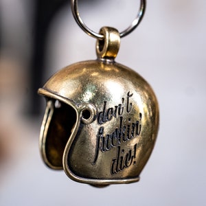 No te mueras, joder, calavera de latón, motocicleta, guardián, Gremlin, campana, chopper, Harley y otros - El gringo sucio imagen 1