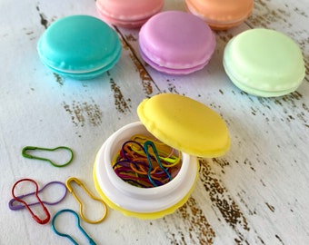 Macaron stitch marker storage pot, includes 20 light bulb stitch markers - choice of 6 colours. Great knitting or crochet gift