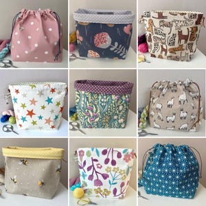 Borsa per piccoli progetti artigianali: disponibile in diverse stampe. Perfetta per riporre piccoli progetti come calzini, cappelli, guanti, giocattoli. Dimensioni: 24 cm x 22 cm x 8 cm.