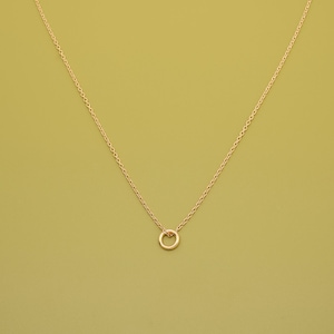 Ketting met kleine cirkelhanger, gerecycled sterling zilver, 18K verguld