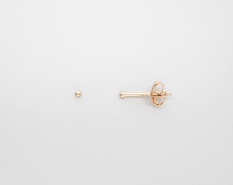 Minimalist ball-shaped stud earrings 1.5 mm, recycled 14K real gold