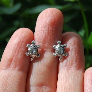 Turtle 925 Sterling Silver Stud Earrings, Tiny Turtle Studs, Silver Turtle Earrings, Stud Earrings Turtle, Tiny Sea Turtle Earrings