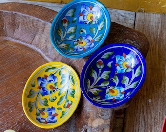 Handmade Indian Soap Dish, Handpainted Ceramic Soap Holder, Ceramic soap dish with drain, Floral Ceramic soapdish, Boho Bathroom Decor