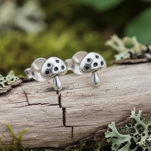 Pendientes de plata de ley con forma de seta, pendientes de seta, pendientes de hongos, joyería de la naturaleza, pendientes pequeños, pendientes de seta