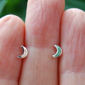 Mond Sterling Silber Ohrstecker, kleine Halbmond Ohrstecker, himmlische Schmuck, Mond Schmuck, Halbmond Sterling Silber Ohrstecker