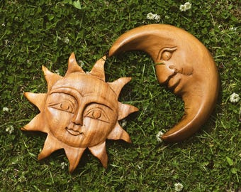 彫刻された太陽、木製太陽飾り、手彫りの木製太陽＋三日月、装飾的な