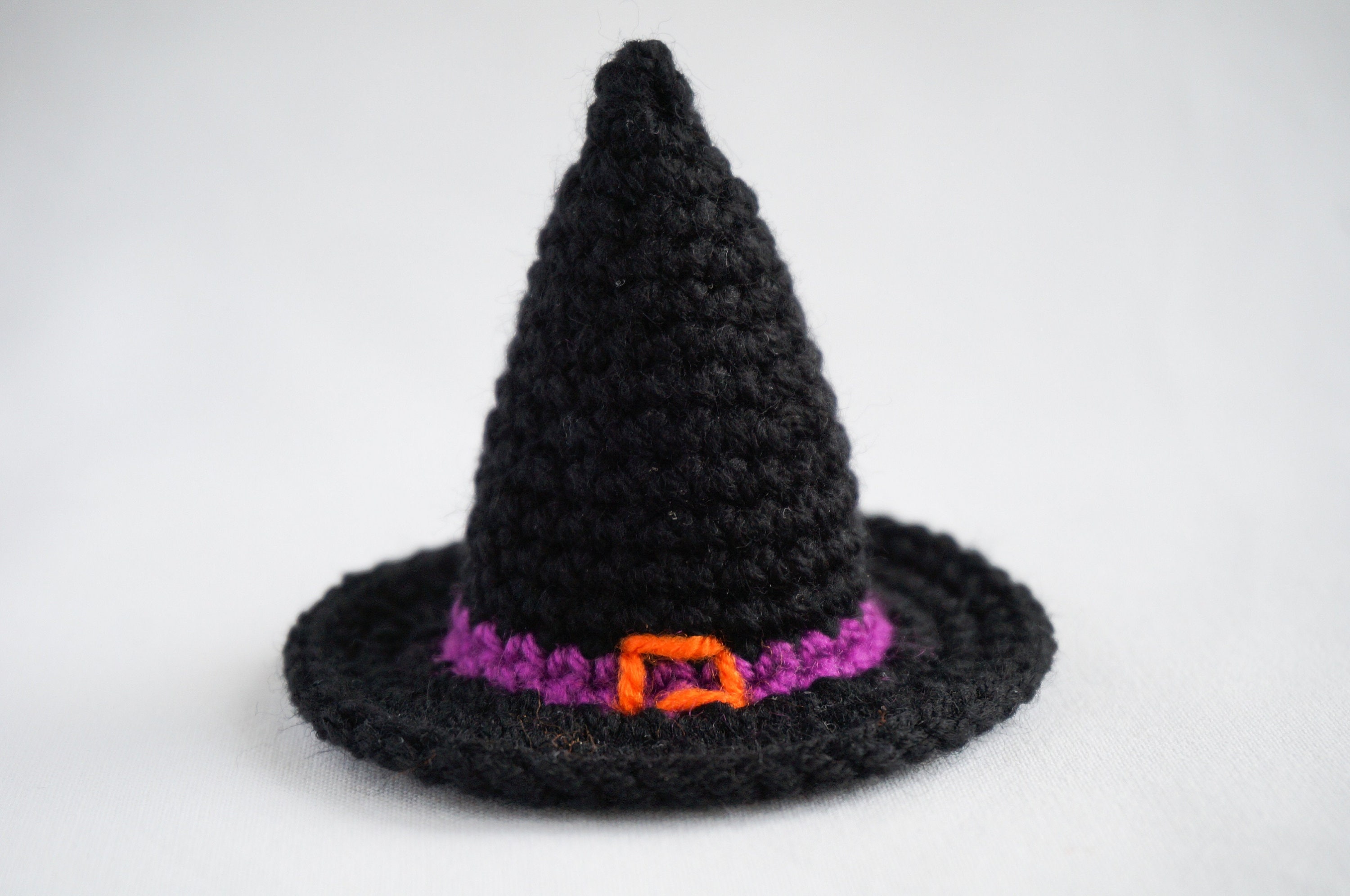 Halloween crochet mini witch hat Pattern. DIY Halloween decor. Etsy