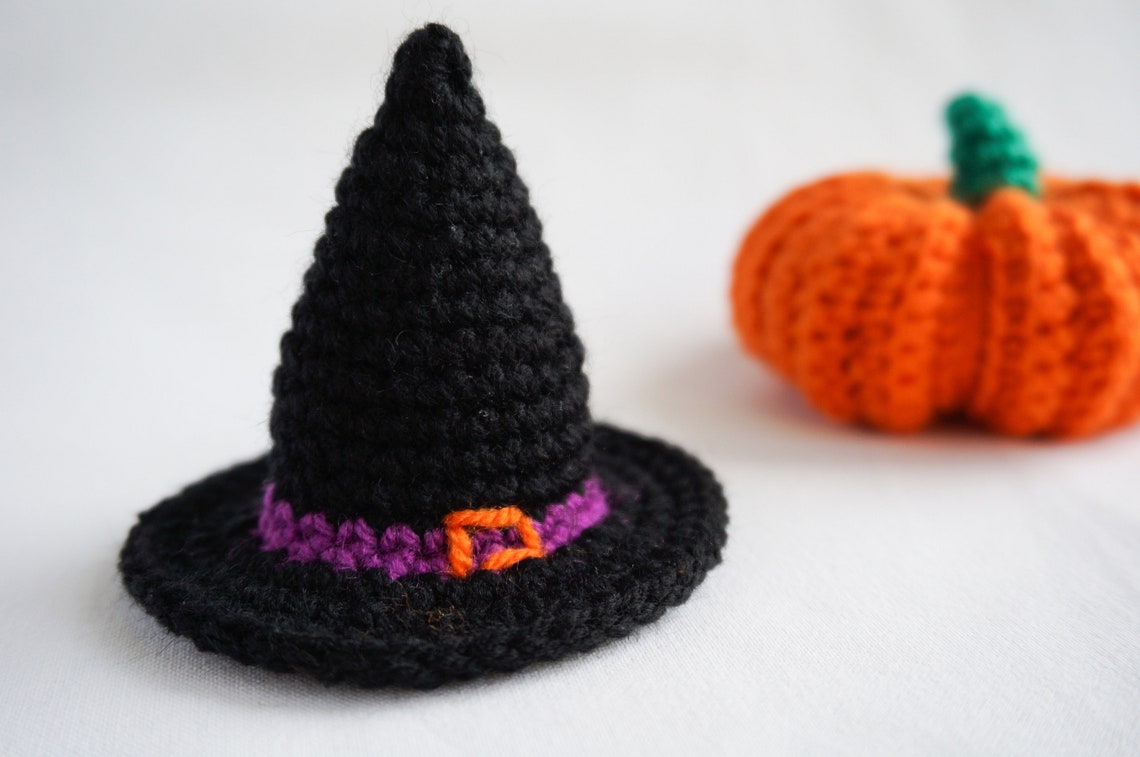 Halloween crochet mini witch hat Pattern. beginner witchcraft | Etsy