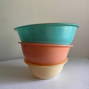 Pyrex Pastel Clear Bottom Nesting Rührschüsseln 3er-Set