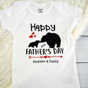 Father&#39;s Day Baby Onesie ® Personalized Fathers Day Baby Outfit, New Fathers Gift , Happy Fathers Day Baby Bodysuit, 1st Father&#39;s Day Baby