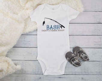Daddy's Fishing Buddy, Fishing name reveal baby onesies ®, Fishing baby shower gift, baby fishing bodysuit, customized gift for dad