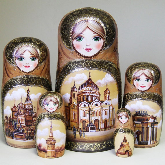 russian matryoshka nesting dolls