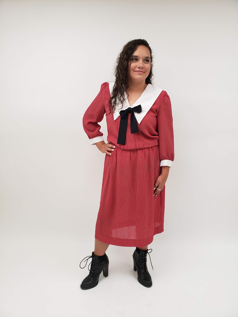 Size 8. Secretary School girl inspired 70/'s Vintage Dress in a Redwhite Plaid Chiffon