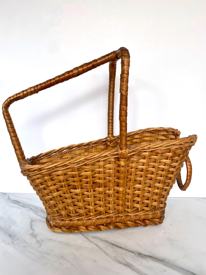 Vintage Wicker Wine Basket | French Picnic Carrier, Rustic Farmhouse or Cottagecore Decor Bild 6