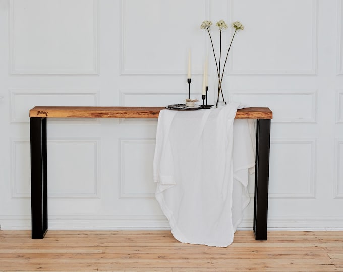 Minimalistic and Modern Entryway Table - Black