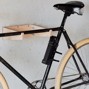 Sperrholz-Fahrrad-Wandhalterung Fahrradträger Fahrradhalter Rennrad-Wandhalterung Fahrradaufbewahrung Holz und weiße Farbe einzeln verkauft Bild 2